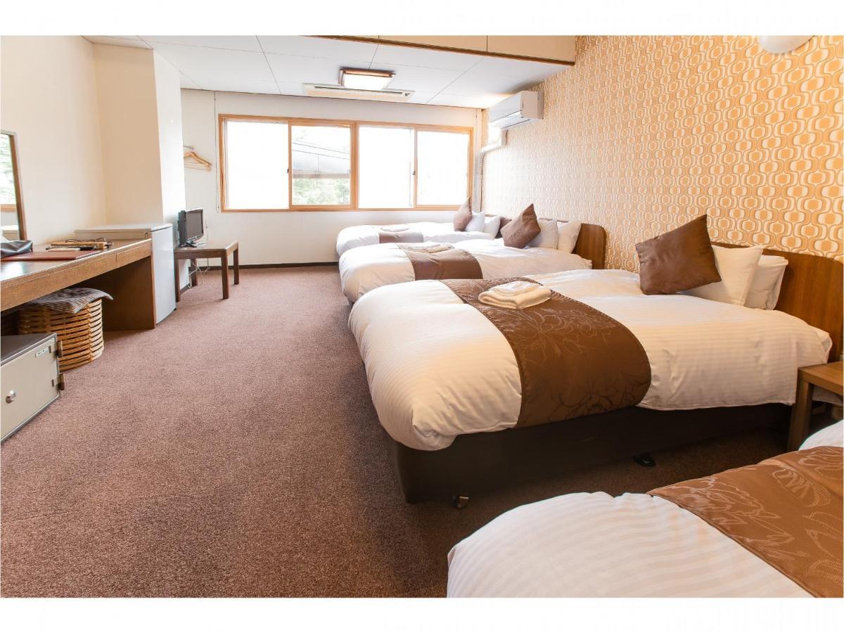 Nomad Hakuba Bed & Breakfast Bagian luar foto