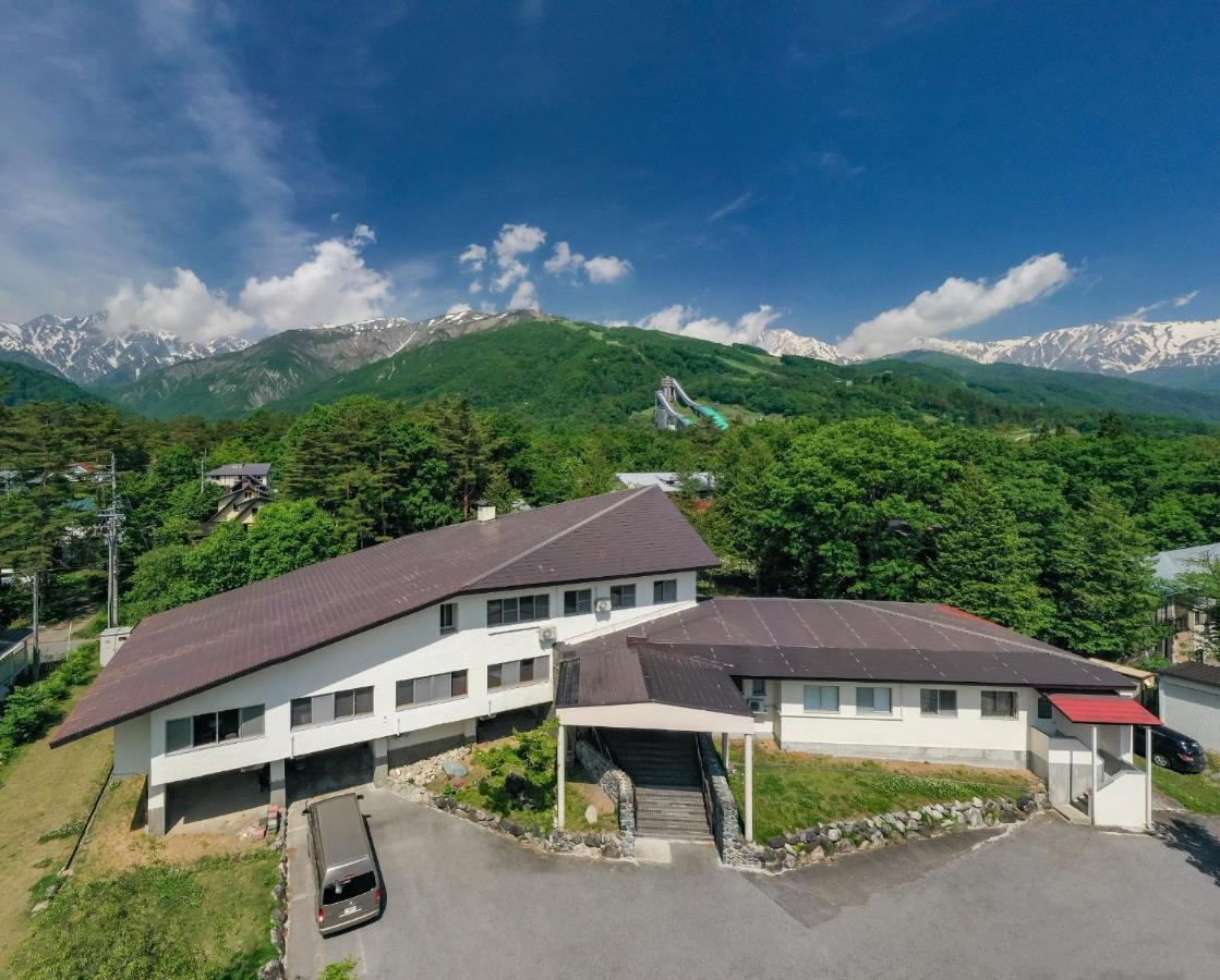 Nomad Hakuba Bed & Breakfast Bagian luar foto