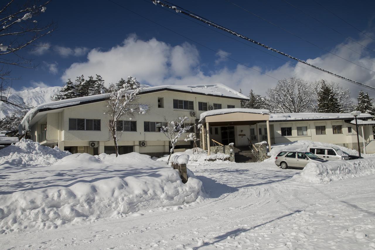 Nomad Hakuba Bed & Breakfast Bagian luar foto